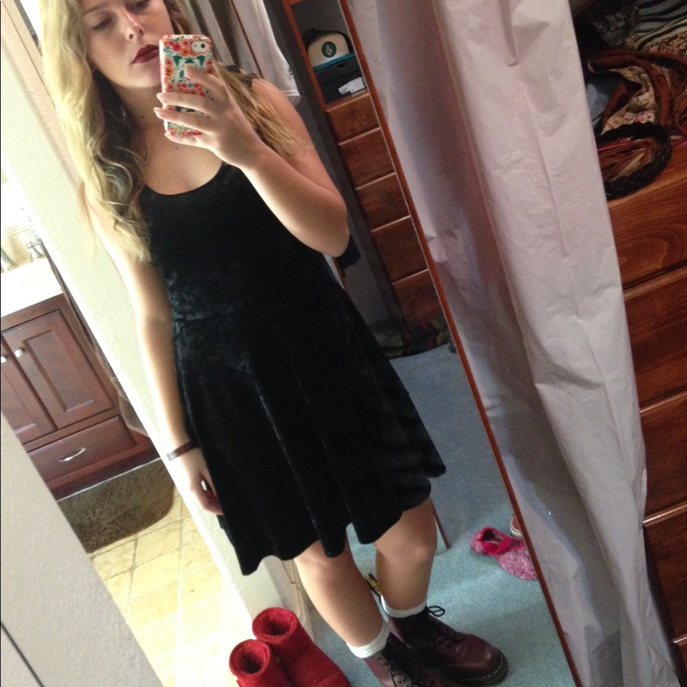 Forever 21 Black Velvet Babydoll Dress